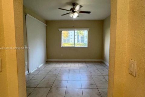 Copropriété à louer à Doral, Floride: 3 chambres, 158.86 m2 № 1992110 - photo 3