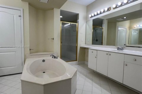Copropriété à louer à Doral, Floride: 3 chambres, 158.86 m2 № 1992110 - photo 8