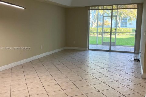 Copropriété à louer à Doral, Floride: 3 chambres, 158.86 m2 № 1992110 - photo 2