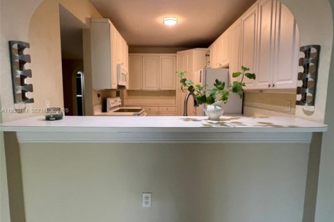 Copropriété à louer à Doral, Floride: 3 chambres, 158.86 m2 № 1992110 - photo 11