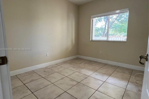 Copropriété à louer à Doral, Floride: 3 chambres, 158.86 m2 № 1992110 - photo 18