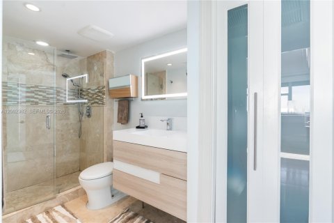 Снять в аренду кондоминиум в Халландейл-Бич, Флорида 2 спальни, 102.19м2, № 2066675 - фото 27