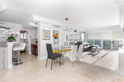 Снять в аренду кондоминиум в Халландейл-Бич, Флорида 2 спальни, 102.19м2, № 2066675 - фото 5