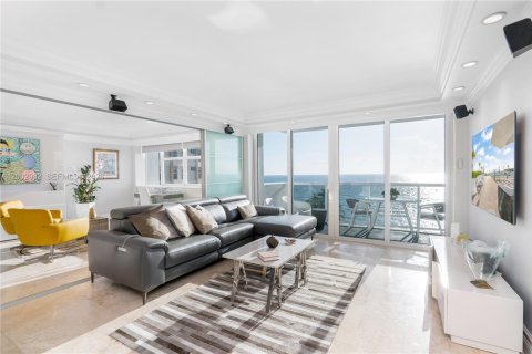 Снять в аренду кондоминиум в Халландейл-Бич, Флорида 2 спальни, 102.19м2, № 2066675 - фото 2