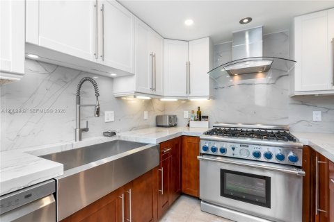 Снять в аренду кондоминиум в Халландейл-Бич, Флорида 2 спальни, 102.19м2, № 2066675 - фото 8