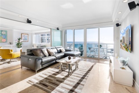 Снять в аренду кондоминиум в Халландейл-Бич, Флорида 2 спальни, 102.19м2, № 2066675 - фото 24