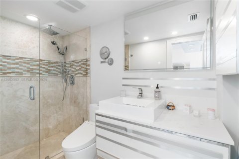 Снять в аренду кондоминиум в Халландейл-Бич, Флорида 2 спальни, 102.19м2, № 2066675 - фото 17