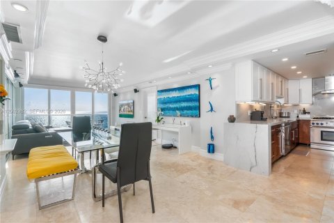 Снять в аренду кондоминиум в Халландейл-Бич, Флорида 2 спальни, 102.19м2, № 2066675 - фото 16