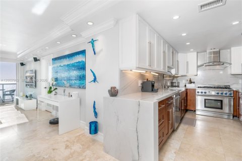 Снять в аренду кондоминиум в Халландейл-Бич, Флорида 2 спальни, 102.19м2, № 2066675 - фото 7