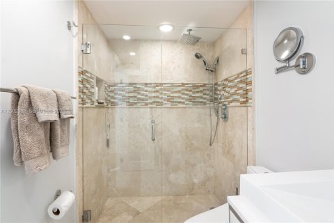 Снять в аренду кондоминиум в Халландейл-Бич, Флорида 2 спальни, 102.19м2, № 2066675 - фото 18