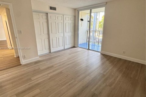 Copropriété à louer à Hallandale Beach, Floride: 2 chambres, 94.76 m2 № 2038579 - photo 14