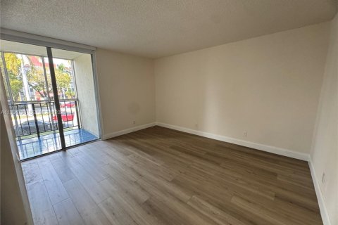 Copropriété à louer à Hallandale Beach, Floride: 2 chambres, 94.76 m2 № 2038579 - photo 13