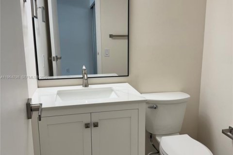 Copropriété à louer à Hallandale Beach, Floride: 2 chambres, 94.76 m2 № 2038579 - photo 12