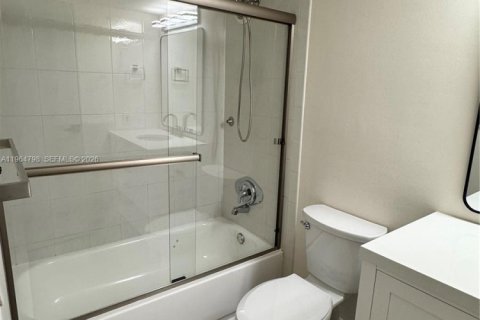 Copropriété à louer à Hallandale Beach, Floride: 2 chambres, 94.76 m2 № 2038579 - photo 20