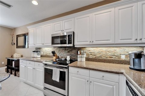 Touwnhouse à vendre à Bradenton, Floride: 3 chambres, 151.24 m2 № 1815265 - photo 12