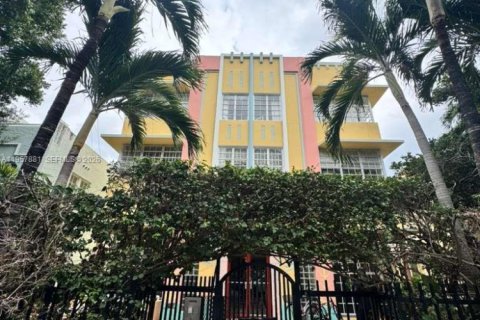 Condominio en Miami Beach, Florida, 1 dormitorio  № 2020225