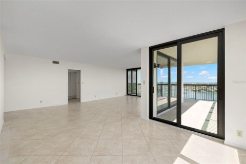 Copropriété à louer à Saint Pete Beach, Floride: 2 chambres, 132.85 m2 № 2106498 - photo 5