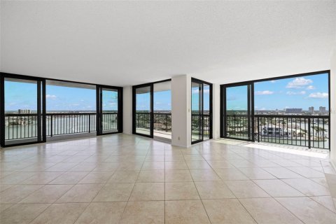 Condo à Saint Pete Beach, Floride, 2 chambres  № 2106498