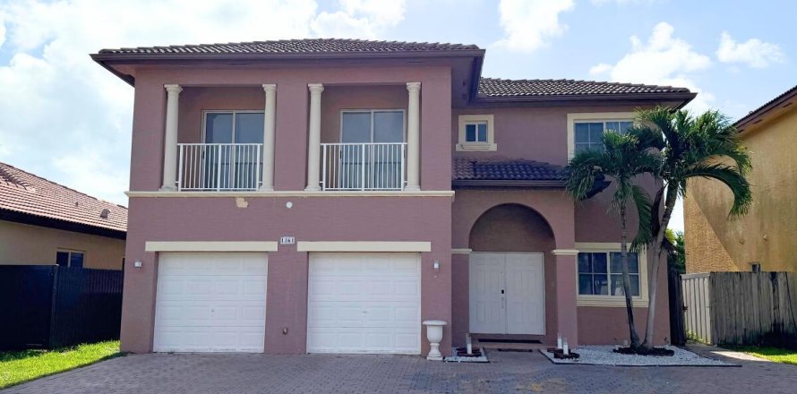 Casa en Homestead, Florida 5 dormitorios, 255.76 m2 № 2154979