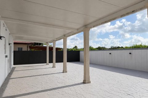 Casa en venta en Homestead, Florida, 5 dormitorios, 255.76 m2 № 2154979 - foto 4