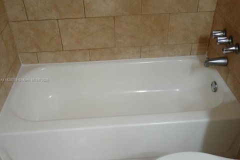 Copropriété à vendre à North Lauderdale, Floride: 1 chambre, 64.94 m2 № 1935064 - photo 6