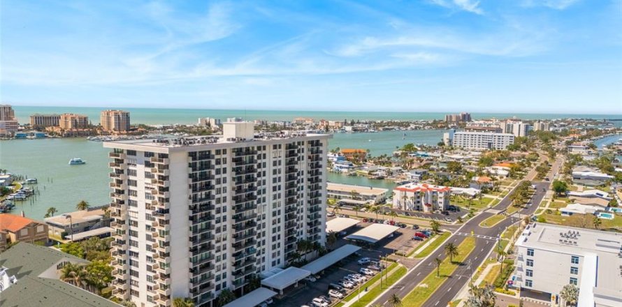 Condo in Clearwater, Florida, 2 bedrooms  № 2093960