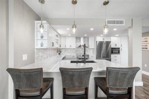 Condo in Clearwater, Florida, 2 bedrooms  № 2093960 - photo 19