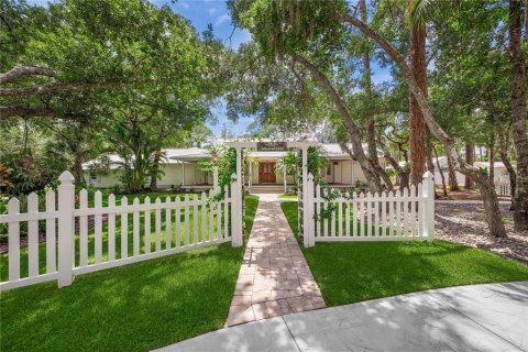 House in Sarasota, Florida 5 bedrooms, 448.53 sq.m. № 2203671 - photo 5
