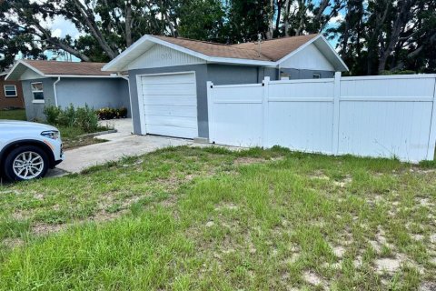 House in Spring Hill, Florida 3 bedrooms, 131.55 sq.m. № 1802114 - photo 2