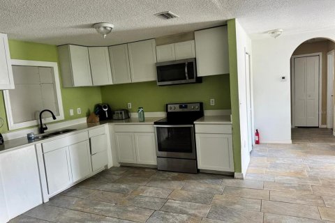 House in Spring Hill, Florida 3 bedrooms, 131.55 sq.m. № 1802114 - photo 5