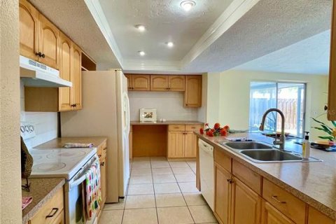 House in Holiday, Florida 2 bedrooms, 144.65 sq.m. № 1865972 - photo 10