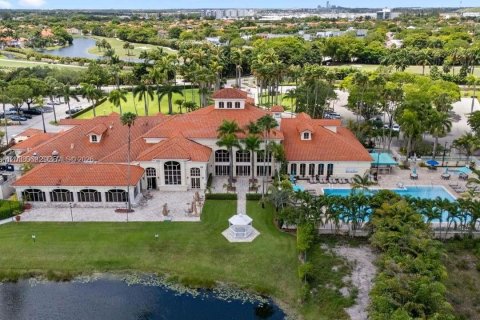 Condo in Doral, Florida, 2 bedrooms  № 2086903 - photo 27