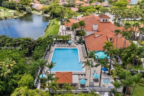 Condo in Doral, Florida, 2 bedrooms  № 2086903 - photo 26