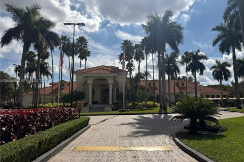 Condo in Doral, Florida, 2 bedrooms  № 2086903 - photo 20