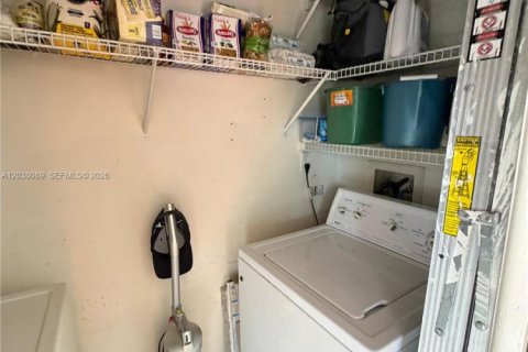 Condo in Doral, Florida, 2 bedrooms  № 2086903 - photo 12