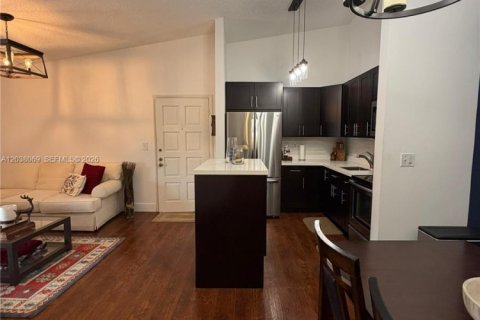 Condo in Doral, Florida, 2 bedrooms  № 2086903 - photo 6