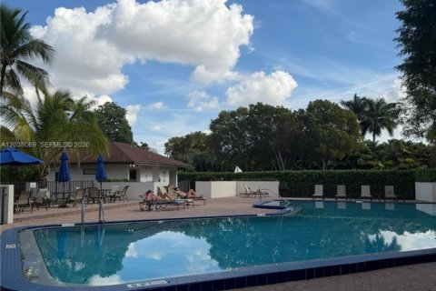 Condo in Doral, Florida, 2 bedrooms  № 2086903 - photo 23