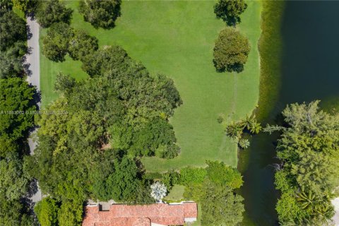 Terreno en venta en Coral Gables, Florida № 1978359 - foto 13