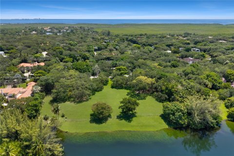 Terreno en venta en Coral Gables, Florida № 1978359 - foto 8
