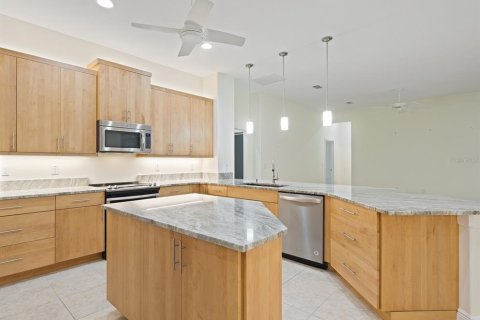 Casa en venta en Mount Dora, Florida, 4 dormitorios, 293.2 m2 № 1851447 - foto 17