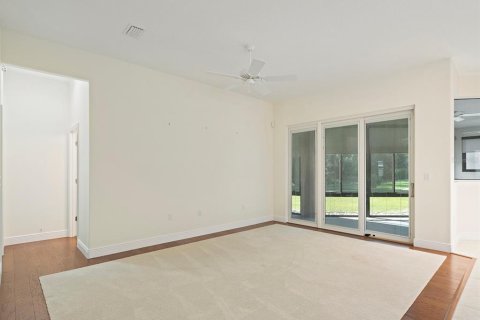 House in Mount Dora, Florida 4 bedrooms, 293.2 sq.m. № 1851447 - photo 20