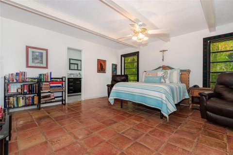 House in Miami, Florida 3 bedrooms, 170.2 sq.m. № 1814242 - photo 22