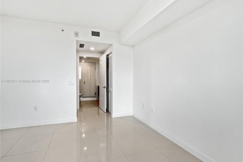 Купить кондоминиум в Дорал, Флорида 2 спальни, 99.03м2, № 1715533 - фото 9