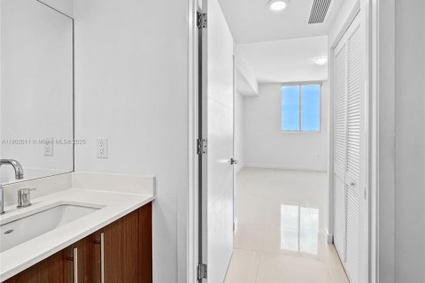 Купить кондоминиум в Дорал, Флорида 2 спальни, 99.03м2, № 1715533 - фото 12