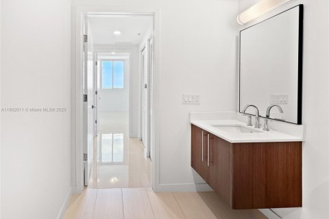 Купить кондоминиум в Дорал, Флорида 2 спальни, 99.03м2, № 1715533 - фото 13