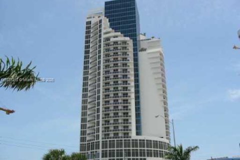 Condominio en venta en Sunny Isles Beach, Florida, 51.19 m2 № 1983291 - foto 1