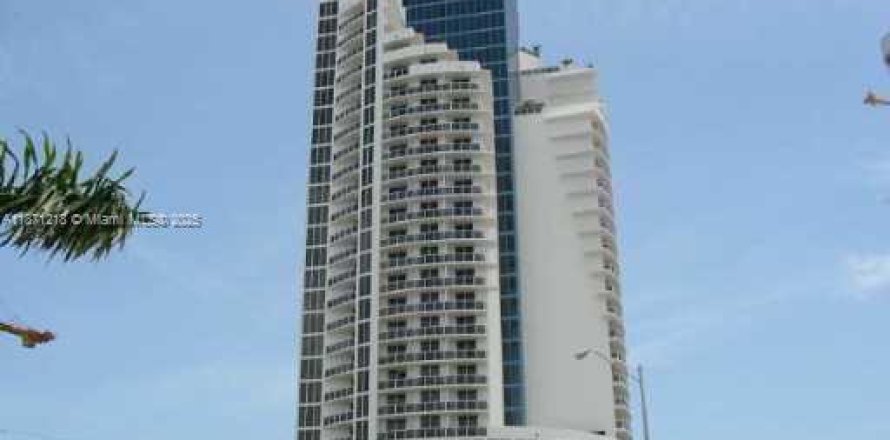 Estudio en el Condominio en Sunny Isles Beach, Florida № 1983291