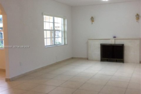 Villa ou maison à louer à Miami Springs, Floride: 3 chambres, 177.54 m2 № 1982047 - photo 9