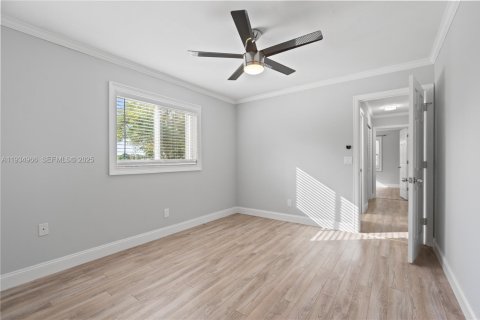 Casa en alquiler en Pembroke Pines, Florida, 3 dormitorios, 177.16 m2 № 1993600 - foto 13