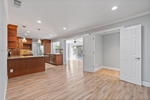 Casa en alquiler en Pembroke Pines, Florida, 3 dormitorios, 177.16 m2 № 1993600 - foto 6